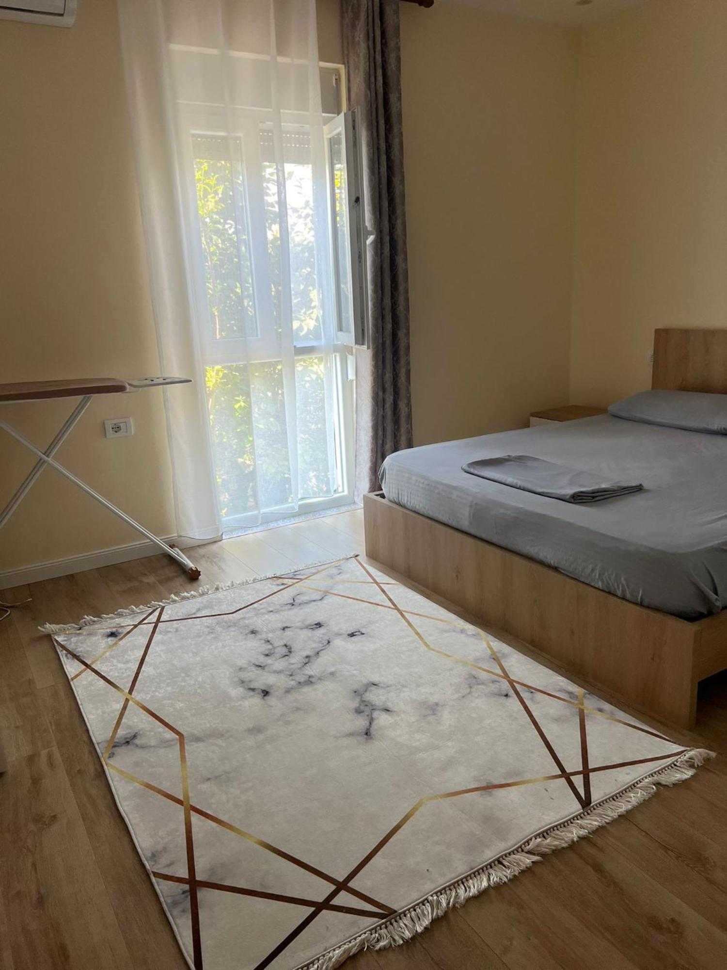 B&B Kroni 1 Shkoder Ngoại thất bức ảnh