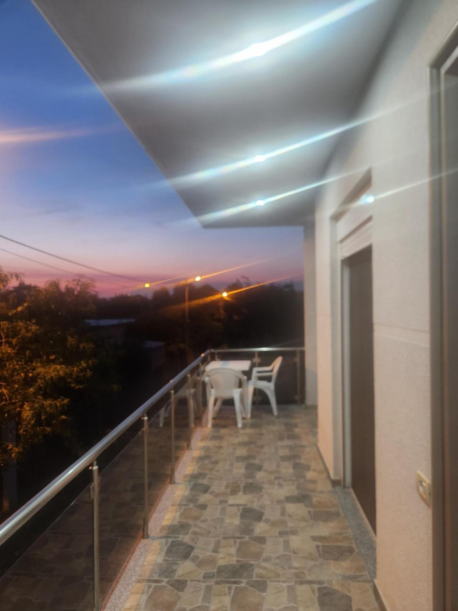 B&B Kroni 1 Shkoder Ngoại thất bức ảnh